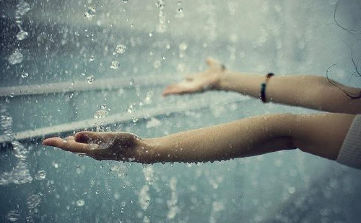 Wajib Tahu! 5 Manfaat Air Hujan Bagi Kesehatan Yang Perlu Dicoba Manfaatnya